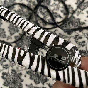 Mini straightener